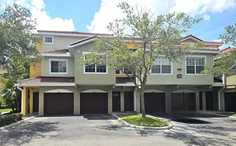 5711 Bentgrass Dr #19-203, Sarasota, FL 34235