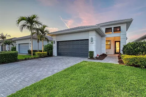 5187 Barnett Cir, Lakewood Ranch, FL 34211