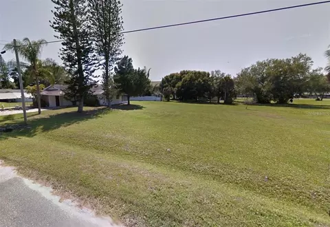 4504 99th St W, Bradenton, FL 34210