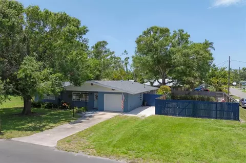 304 34th St W, Bradenton, FL 34205