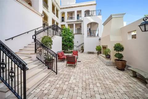 525 N Orange Ave #302, Sarasota, FL 34236