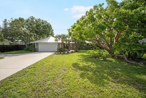 1207 71st St NW, Bradenton, FL 34209