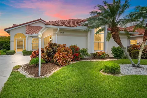 8382 Creekview Ln, Englewood, FL 34224