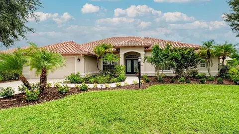 5897 Carriage Dr, Sarasota, FL 34243