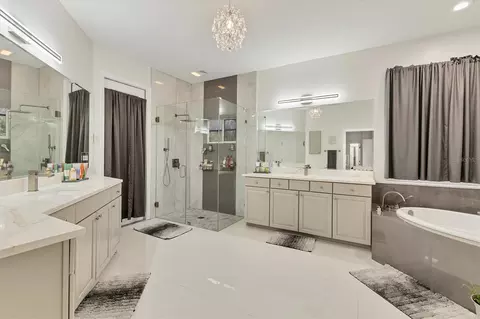 Bath - 7119 67th Ter E, Bradenton, FL 34203 photo 1 of 4