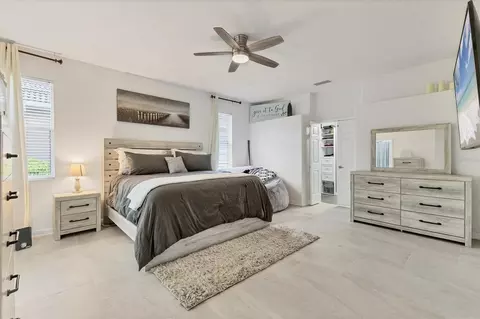 Bedroom - 7119 67th Ter E, Bradenton, FL 34203 photo 1 of 7