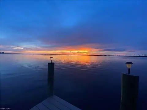 4021 E River Dr, Fort Myers, FL 33916