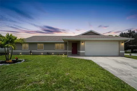 590 Ridgewood St NW, Port Charlotte, FL 33952
