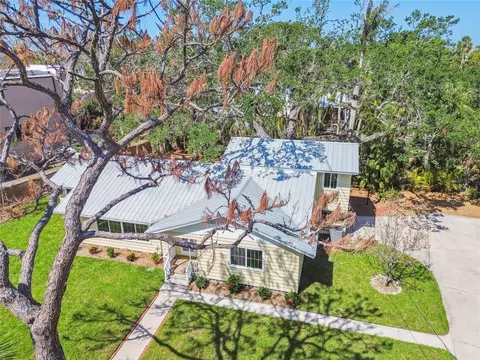 3001 Bay Shore Cir, Sarasota, FL 34234