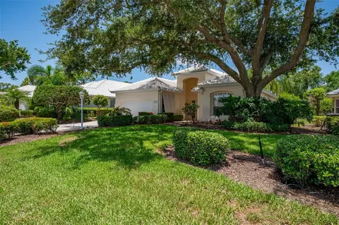 7952 Hampton Ct, University Park, FL 34201