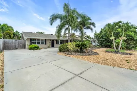 6731 Washington Pl, Bradenton, FL 34207