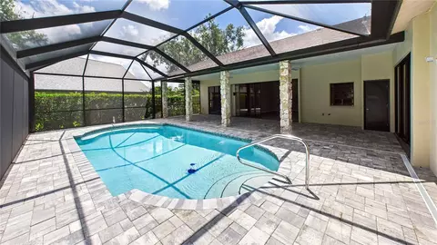 6107 Misty Oaks St, Sarasota, FL 34243