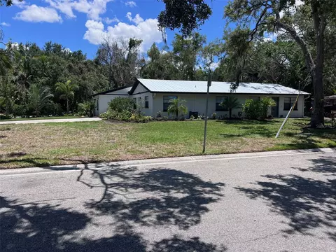 Exterior - 1840 3rd Ave E, Bradenton, FL 34208 photo 10 of 13