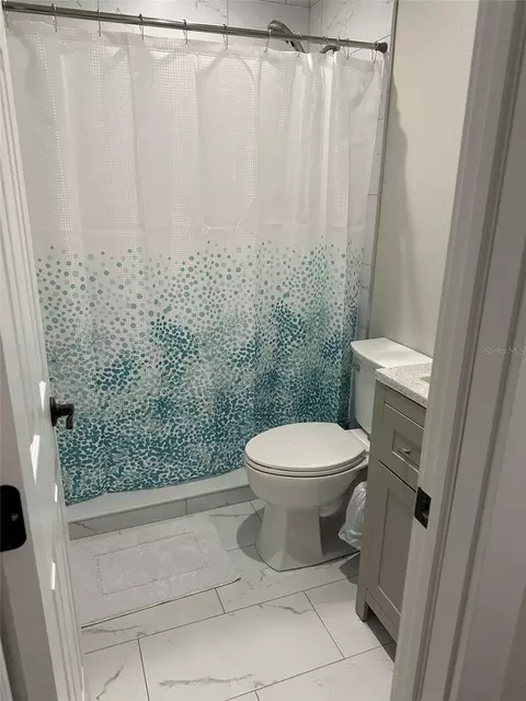 Bath - 1840 3rd Ave E, Bradenton, FL 34208 photo 6 of 8