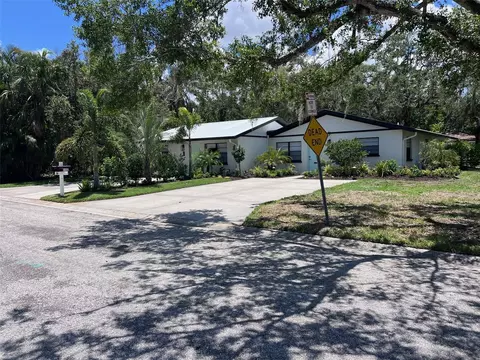 Exterior - 1840 3rd Ave E, Bradenton, FL 34208 photo 3 of 13