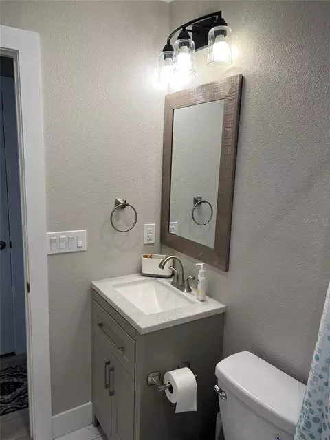 Bath - 1840 3rd Ave E, Bradenton, FL 34208 photo 2 of 8