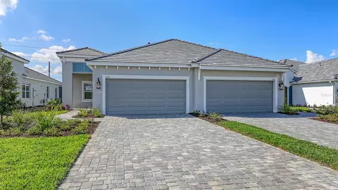 2321 Blue Mahoe Ln, Sarasota, FL 34240