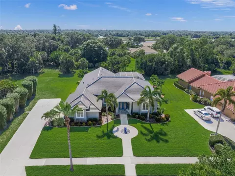 8924 Misty Creek Dr, Sarasota, FL 34241
