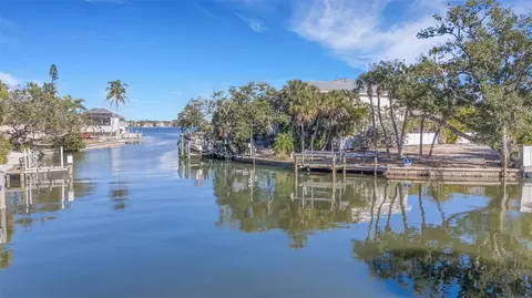 1231 Starboard Ln, Sarasota, FL 34242