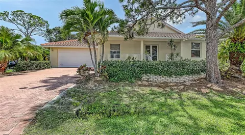 205 Sugarloaf Dr, Nokomis, FL 34275