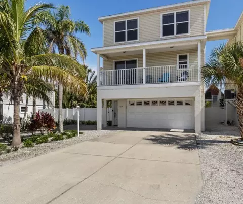 123 52nd St #B, Holmes Beach, FL 34217