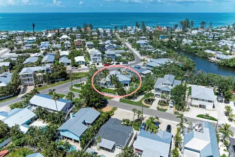 733 Holly Rd, Anna Maria, FL 34216