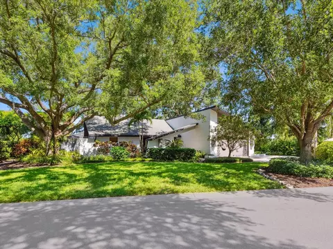3900 Country View Dr, Sarasota, FL 34233
