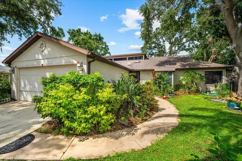 8240 Cypress Lake Dr, Sarasota, FL 34243