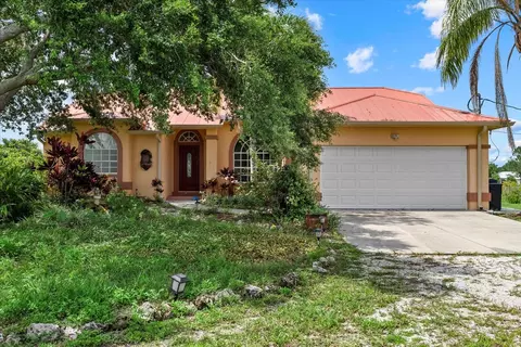 6805 225th St E, Bradenton, FL 34211