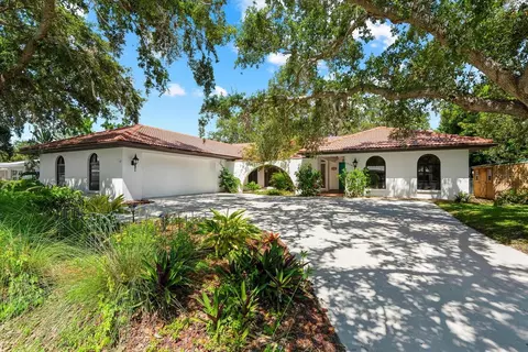 2504 Tanglewood Dr, Sarasota, FL 34239