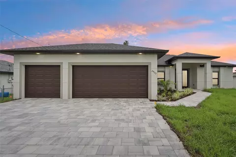 2933 SE Santa Barbara Pl, Cape Coral, FL 33904