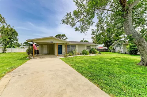 237 Saxon Cir, Venice, FL 34293