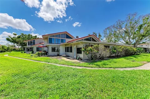 500 Park Blvd S #97, Venice, FL 34285
