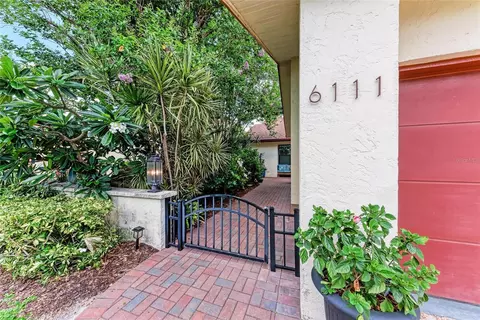 6111 Courtside Dr, Bradenton, FL 34210