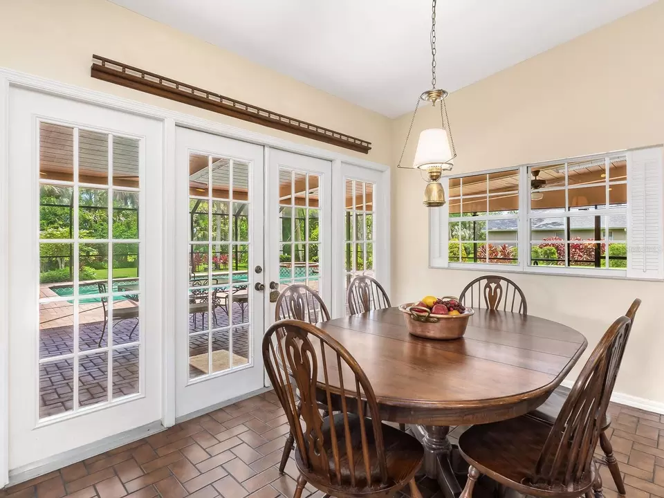 Dining - 3632 Beneva Oaks Blvd, Sarasota, FL 34238 photo 2 of 3