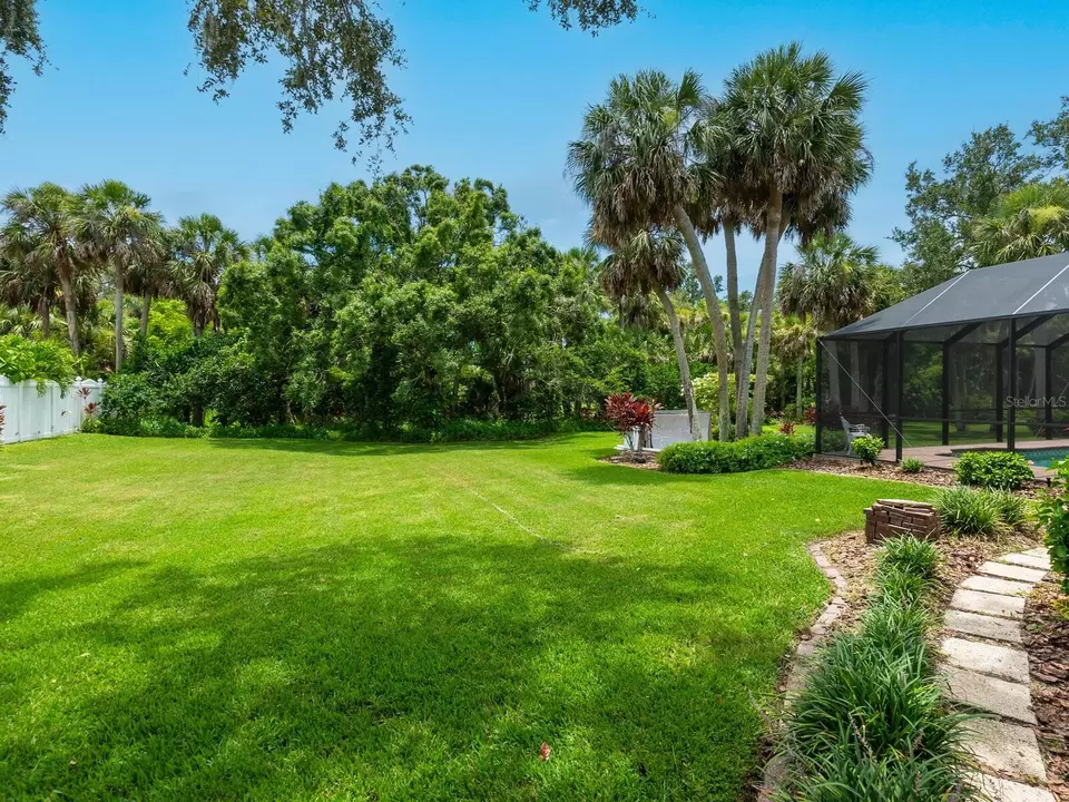 Exterior - 3632 Beneva Oaks Blvd, Sarasota, FL 34238 photo 9 of 15