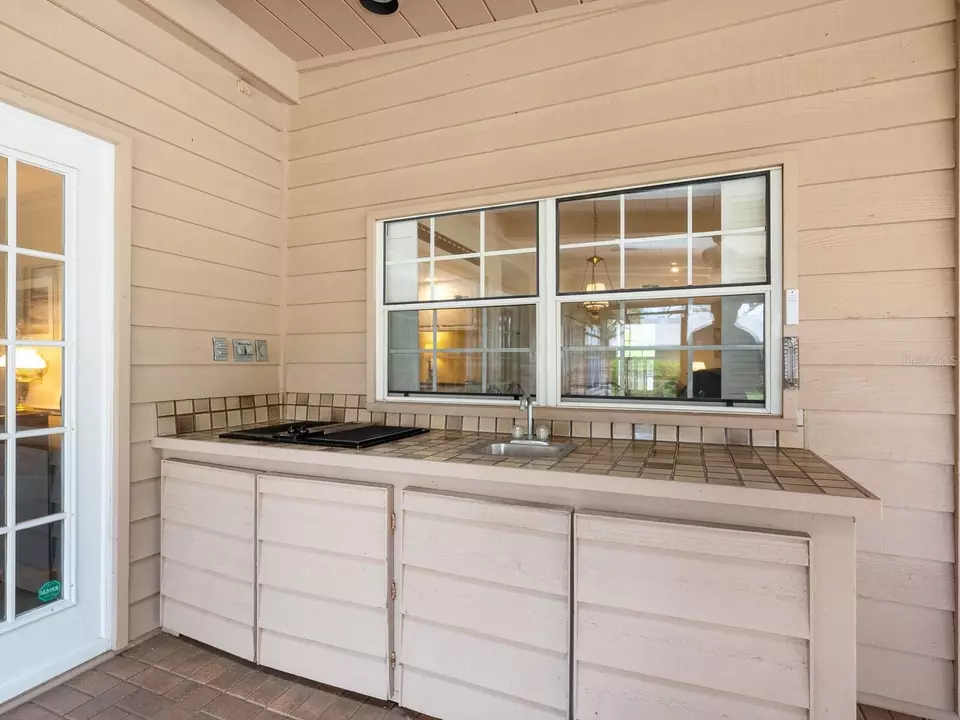 Exterior - 3632 Beneva Oaks Blvd, Sarasota, FL 34238 photo 5 of 15