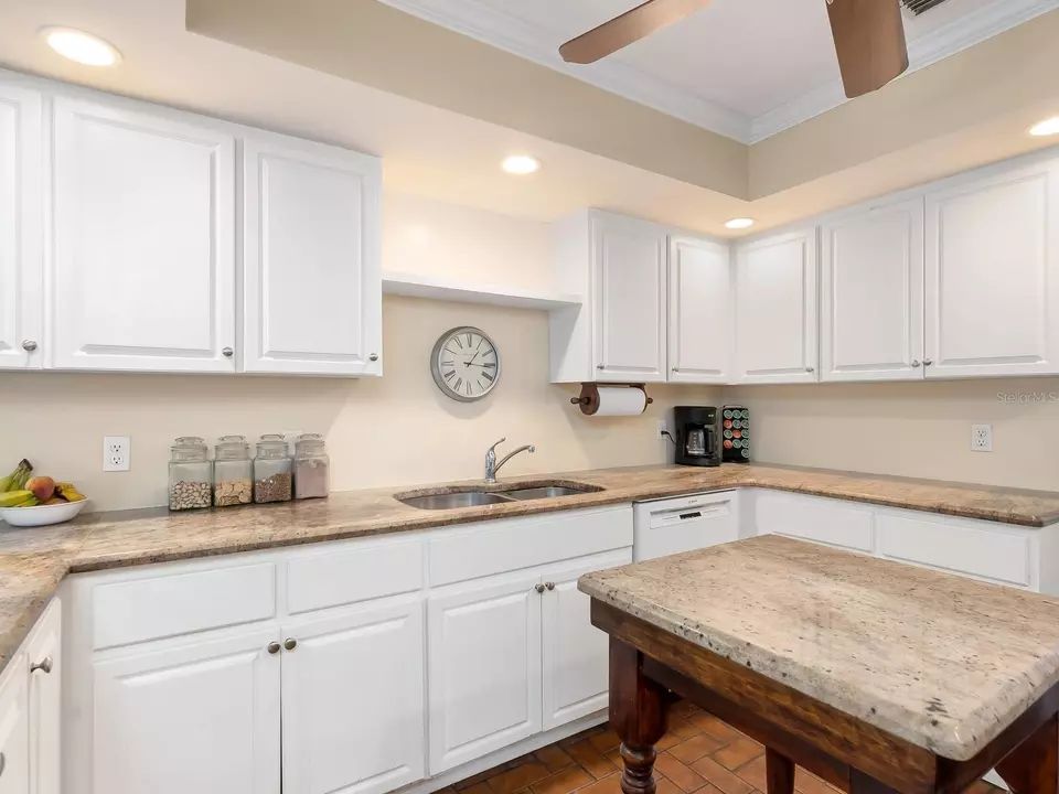 Kitchen - 3632 Beneva Oaks Blvd, Sarasota, FL 34238 photo 2 of 3