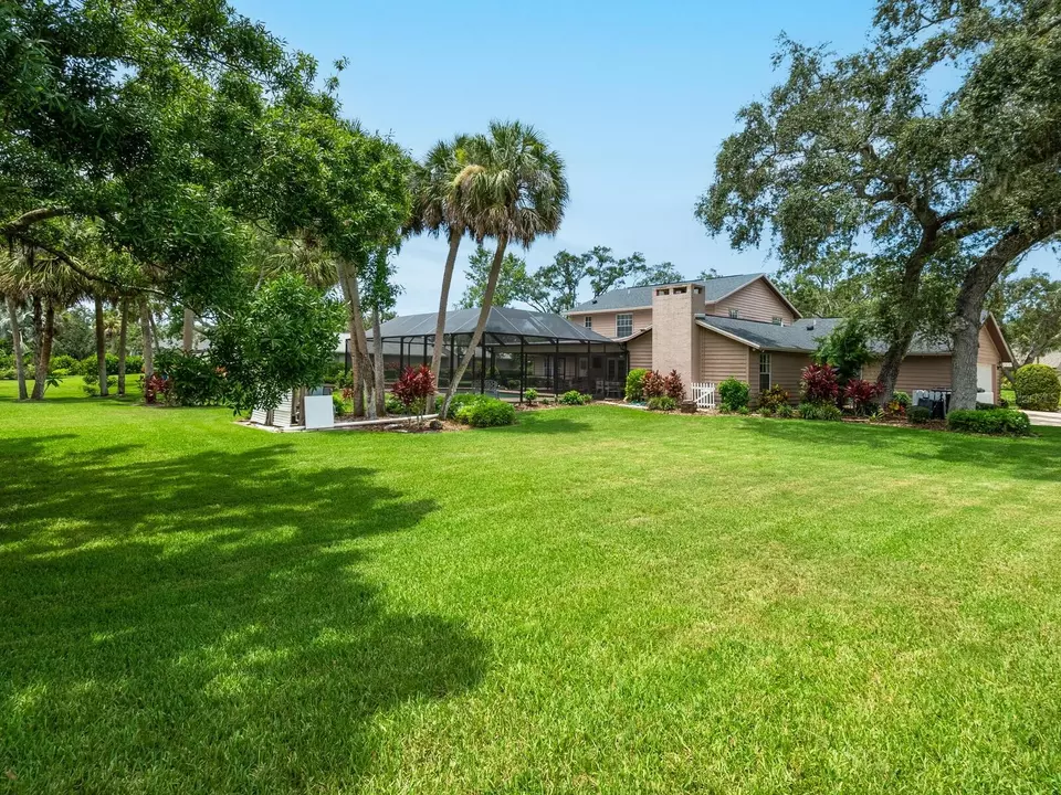 Exterior - 3632 Beneva Oaks Blvd, Sarasota, FL 34238 photo 10 of 15