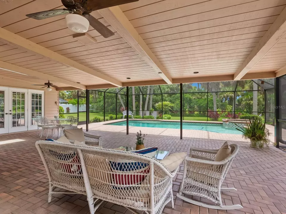 Exterior - 3632 Beneva Oaks Blvd, Sarasota, FL 34238 photo 4 of 15