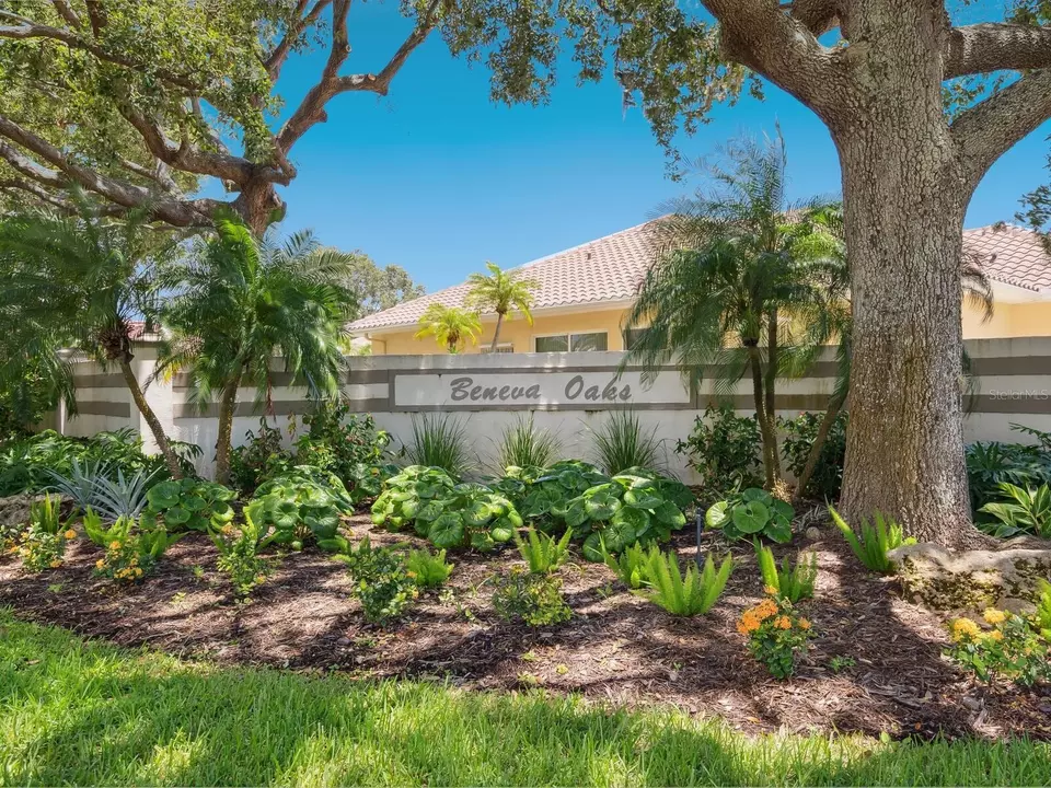 View/Area - 3632 Beneva Oaks Blvd, Sarasota, FL 34238 photo 4 of 7