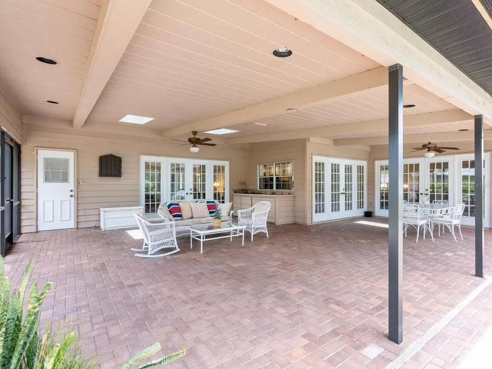 Exterior - 3632 Beneva Oaks Blvd, Sarasota, FL 34238 photo 6 of 15