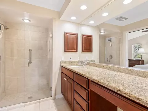 Bath - 3632 Beneva Oaks Blvd, Sarasota, FL 34238 photo 1 of 5
