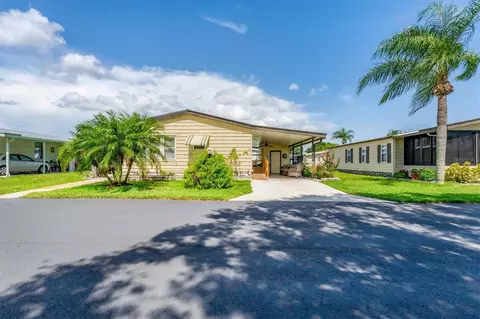 5707 45th St E #136, Bradenton, FL 34203