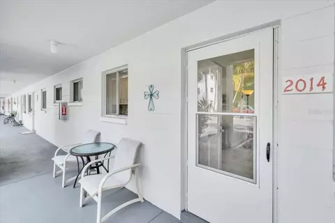 2014 Canal Dr #M6, Bradenton, FL 34207
