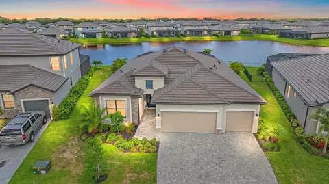 15437 White Linen Dr, Bradenton, FL 34211