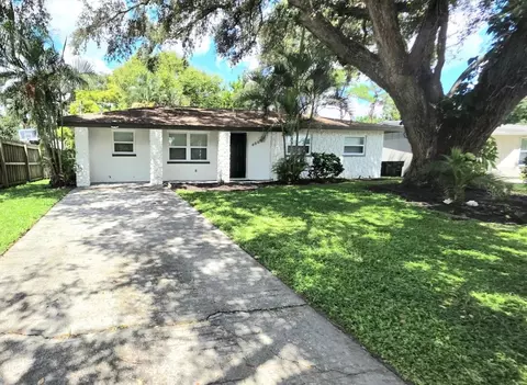 4661 Linwood St, Sarasota, FL 34232