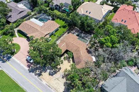 5587 Shadow Lawn Dr, Sarasota, FL 34242