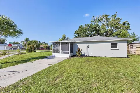 3327 King Blvd, Sarasota, FL 34234