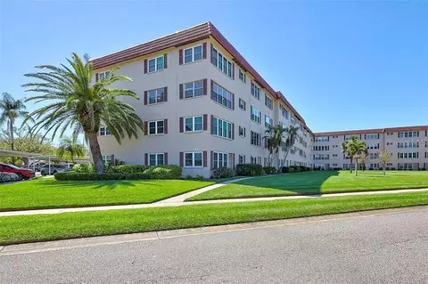 9950 62nd Ter N #401, Saint Petersburg, FL 33708